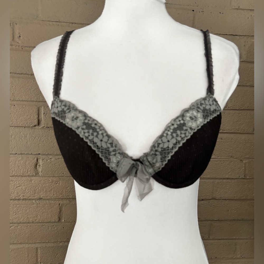 Victoriaโs Secret Angels Gray Demi Bra 34C